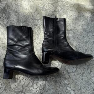 Cole Haan brand Vintage black leather ankle boots - size 6.5 Women